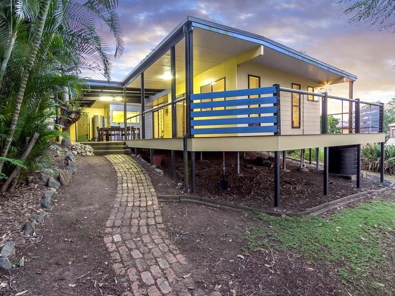 1 Lindfield Dr, Petrie QLD 4502
