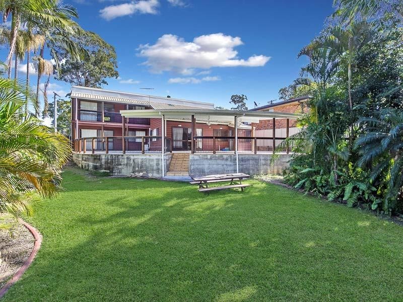 4 Mona Vale Way, Petrie QLD 4502