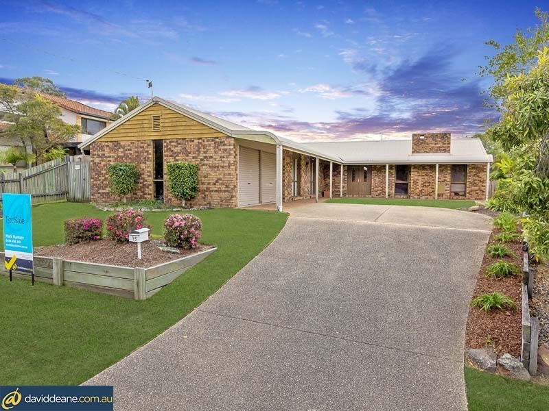 15 Deckle Rd, Petrie QLD 4502