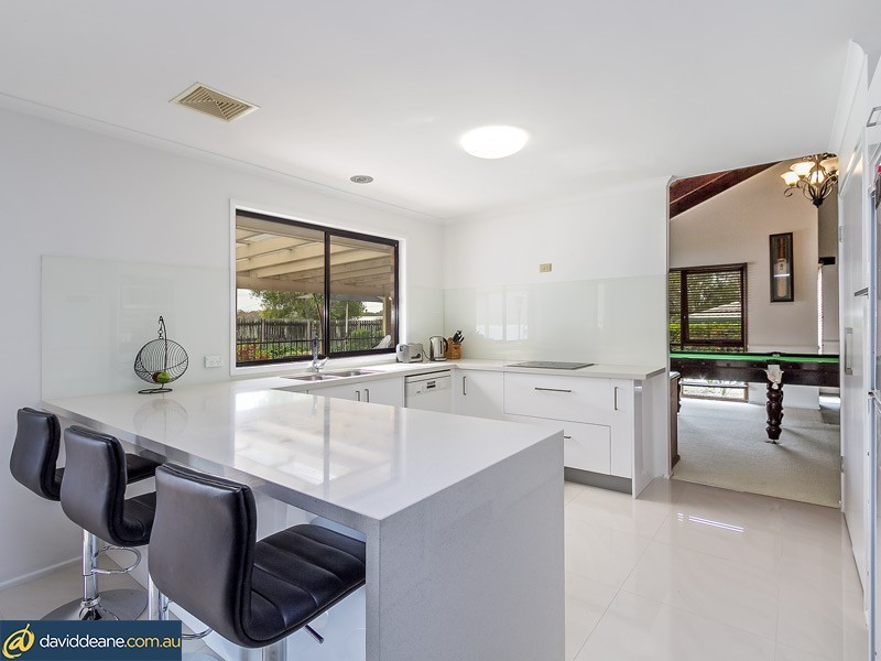 15 Deckle Rd, Petrie QLD 4502