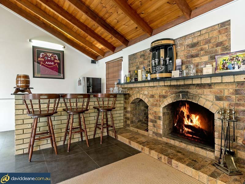 15 Deckle Rd, Petrie QLD 4502