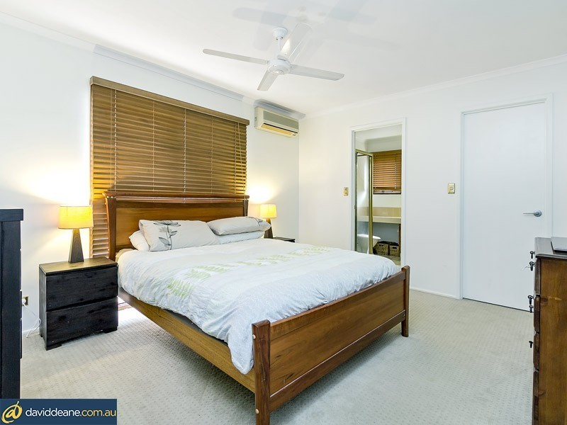 15 Deckle Rd, Petrie QLD 4502