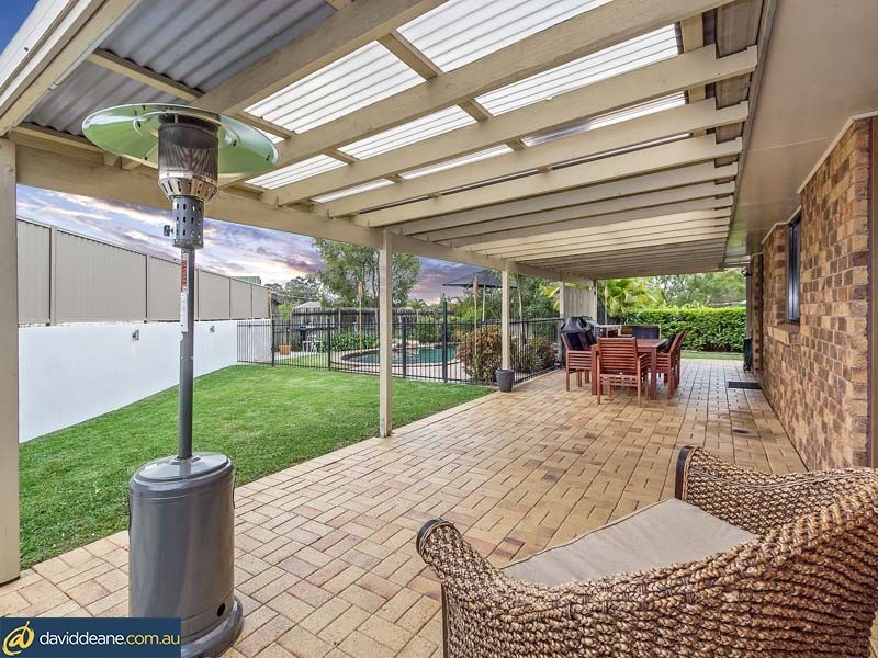 15 Deckle Rd, Petrie QLD 4502
