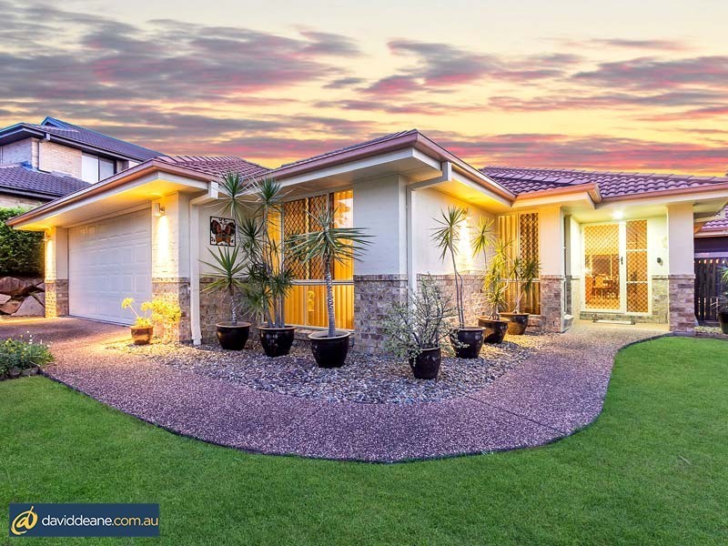 18 Ashford Cct, Petrie QLD 4502