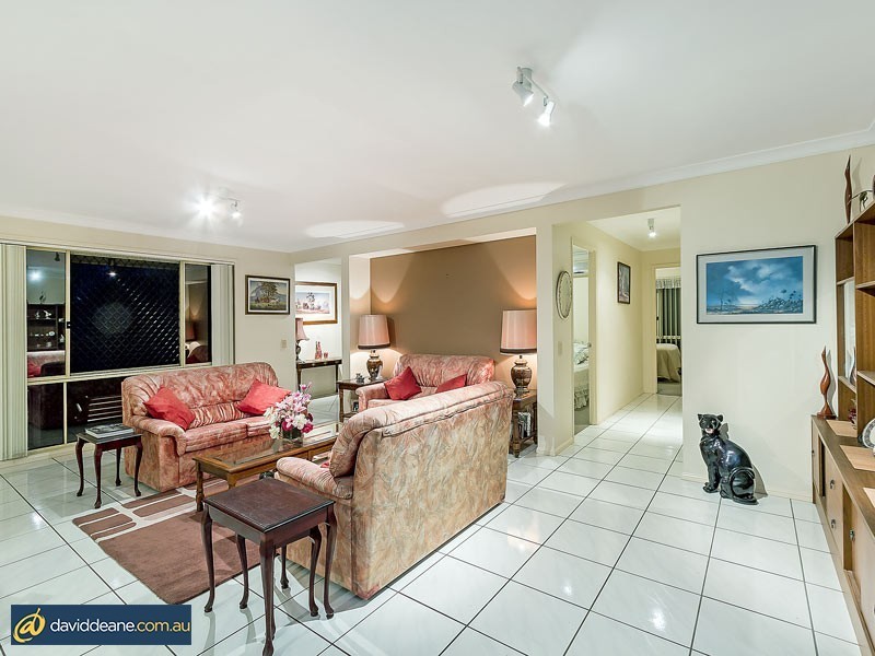 18 Ashford Cct, Petrie QLD 4502