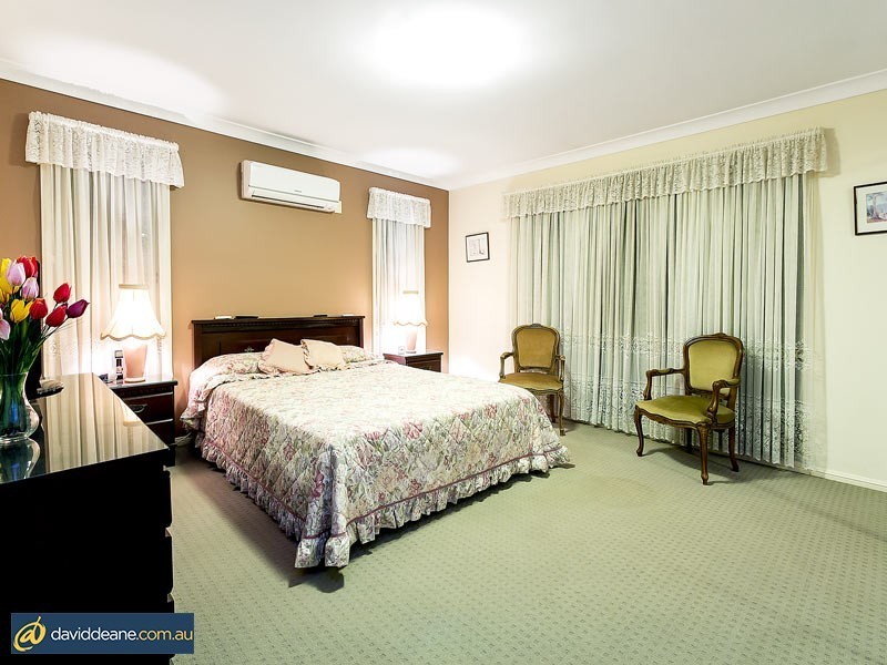 18 Ashford Cct, Petrie QLD 4502