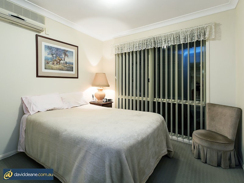 18 Ashford Cct, Petrie QLD 4502