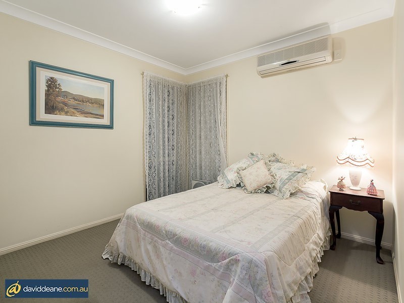 18 Ashford Cct, Petrie QLD 4502