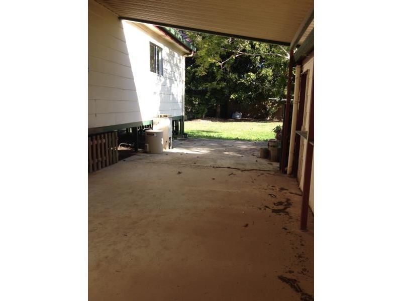 21 LEIS RD WEST, Kallangur QLD 4503