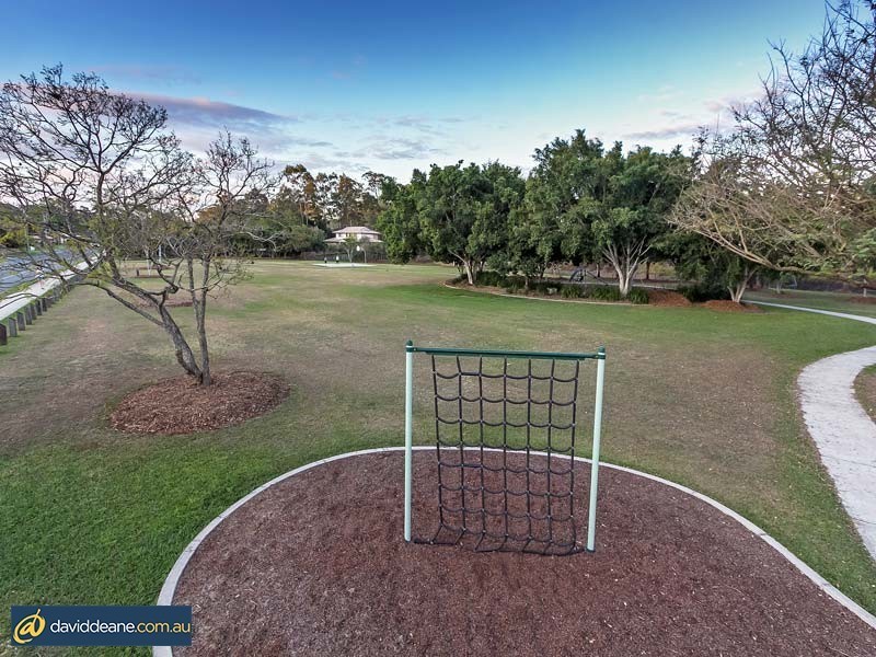 1/66 Rue Montaigne, Petrie QLD 4502