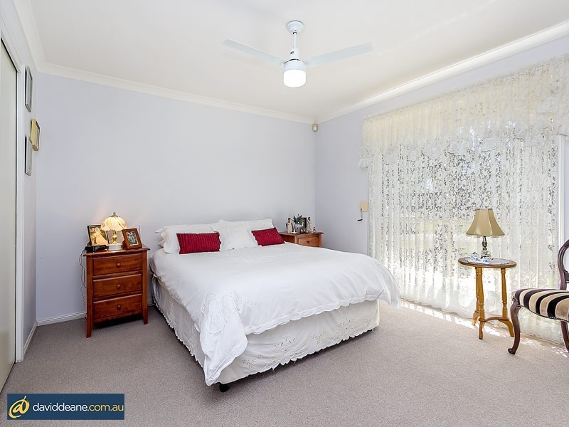 18 Blue Mountain Cres, Warner QLD 4500