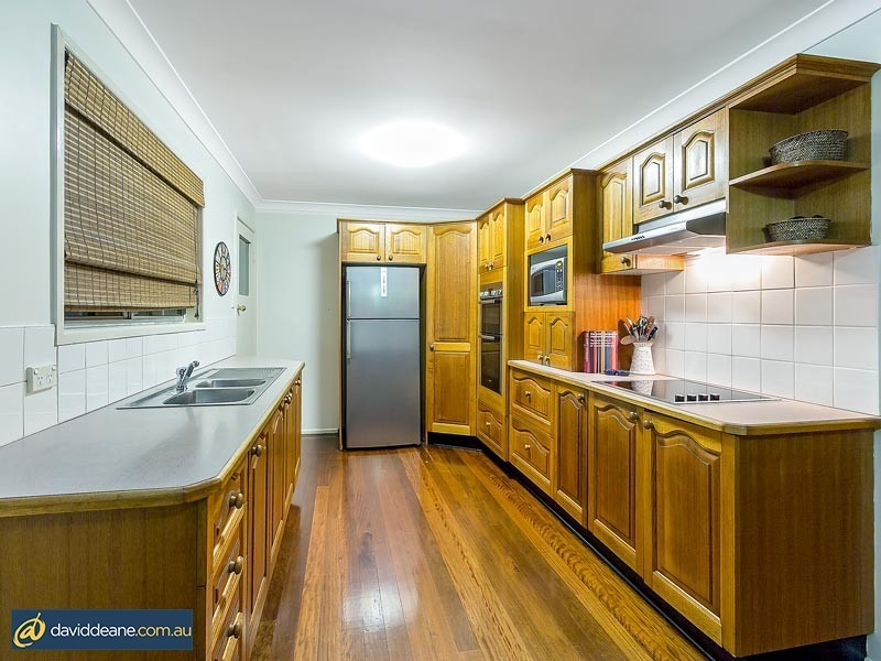 1 Arran Ct, Strathpine QLD 4500