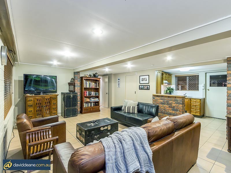 1 Arran Ct, Strathpine QLD 4500