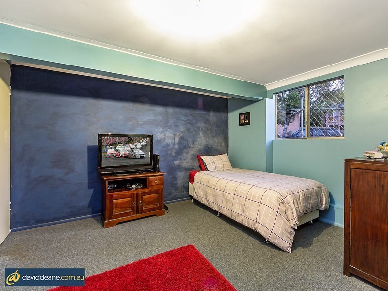 1 Arran Ct, Strathpine QLD 4500