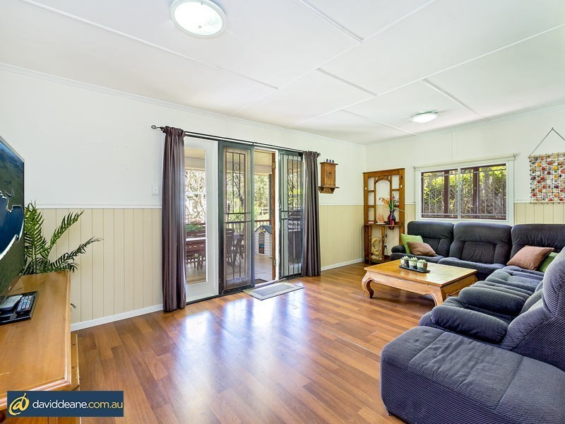 42 Whiteside Rd, Whiteside QLD 4503