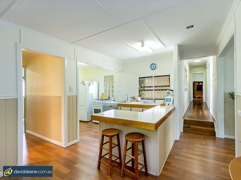 42 Whiteside Rd, Whiteside QLD 4503