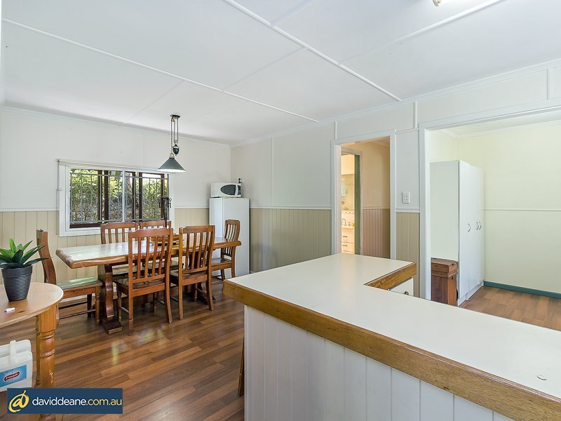 42 Whiteside Rd, Whiteside QLD 4503