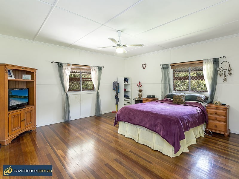 42 Whiteside Rd, Whiteside QLD 4503