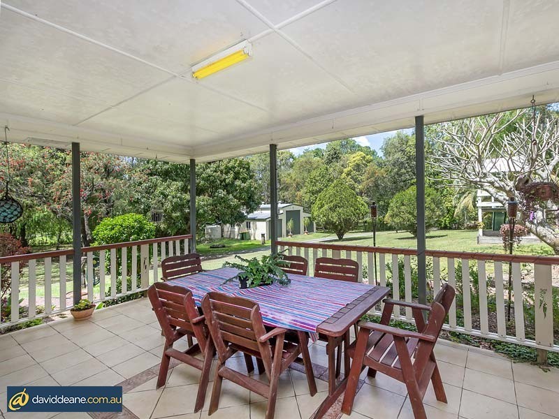 42 Whiteside Rd, Whiteside QLD 4503