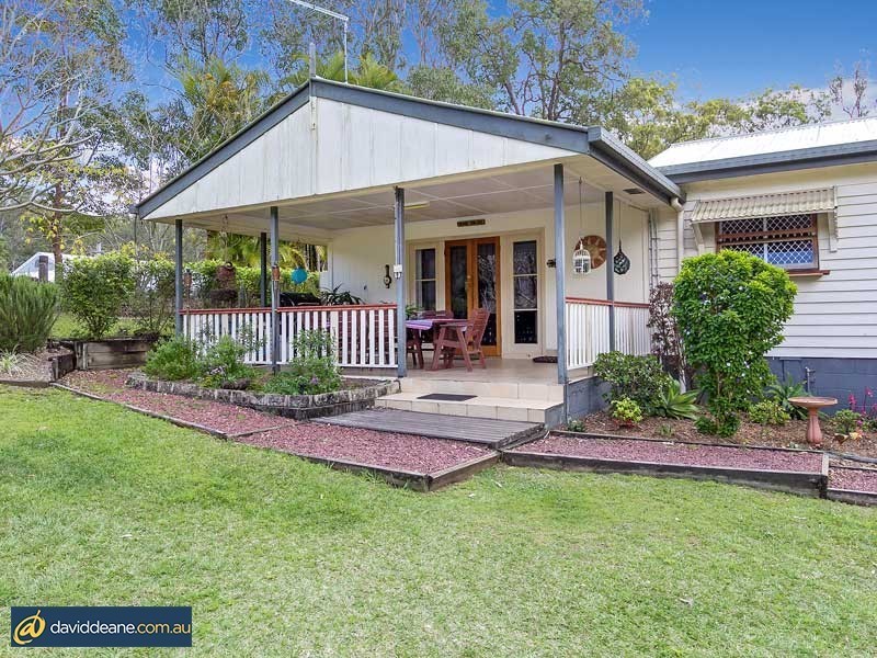 42 Whiteside Rd, Whiteside QLD 4503