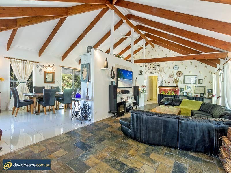 30 Champagne St, Petrie QLD 4502