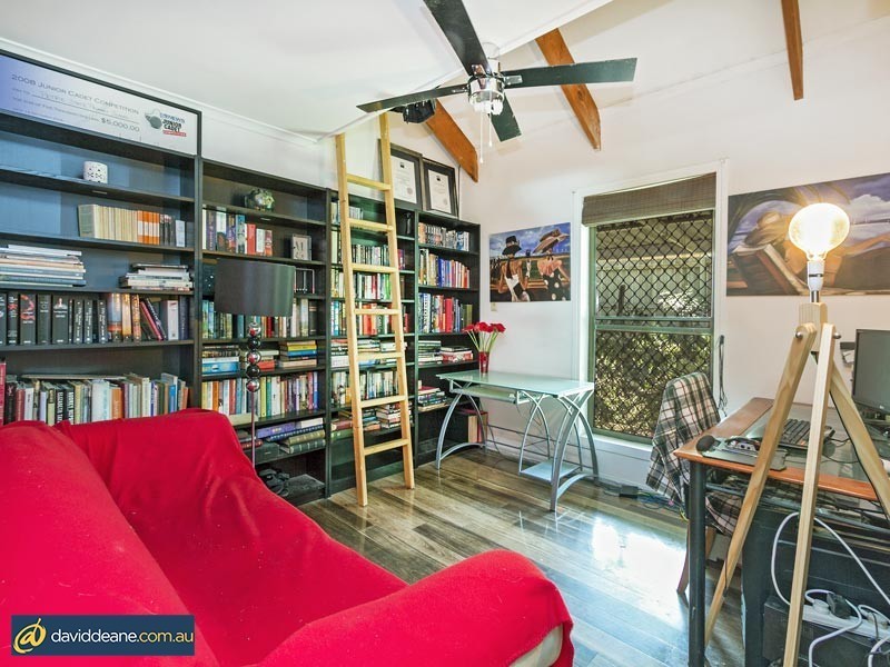 30 Champagne St, Petrie QLD 4502