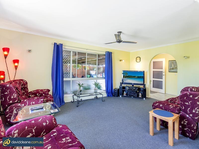 5 St Ives St, Petrie QLD 4502