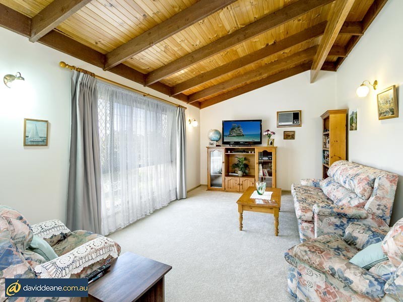 6 Roseville Street, Petrie QLD 4502