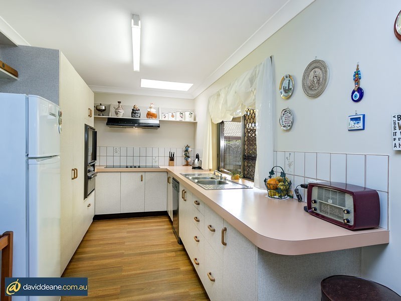 6 Roseville Street, Petrie QLD 4502