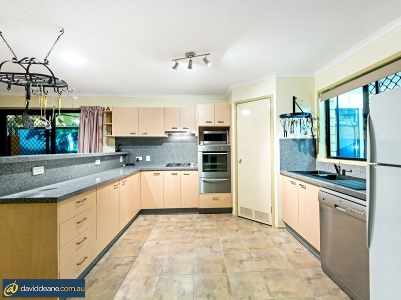 4 Ruby Crescent, Petrie QLD 4502