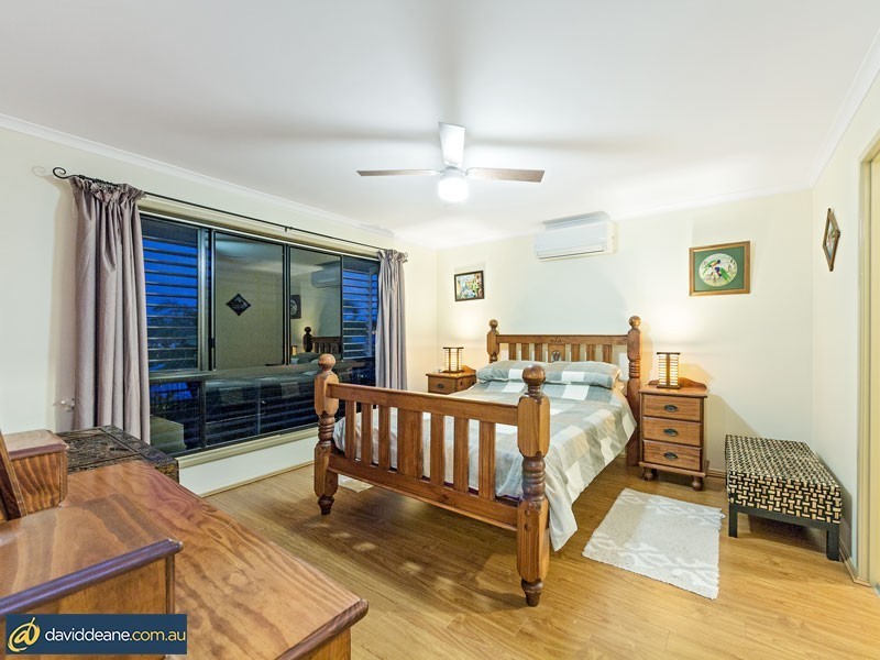 4 Ruby Crescent, Petrie QLD 4502