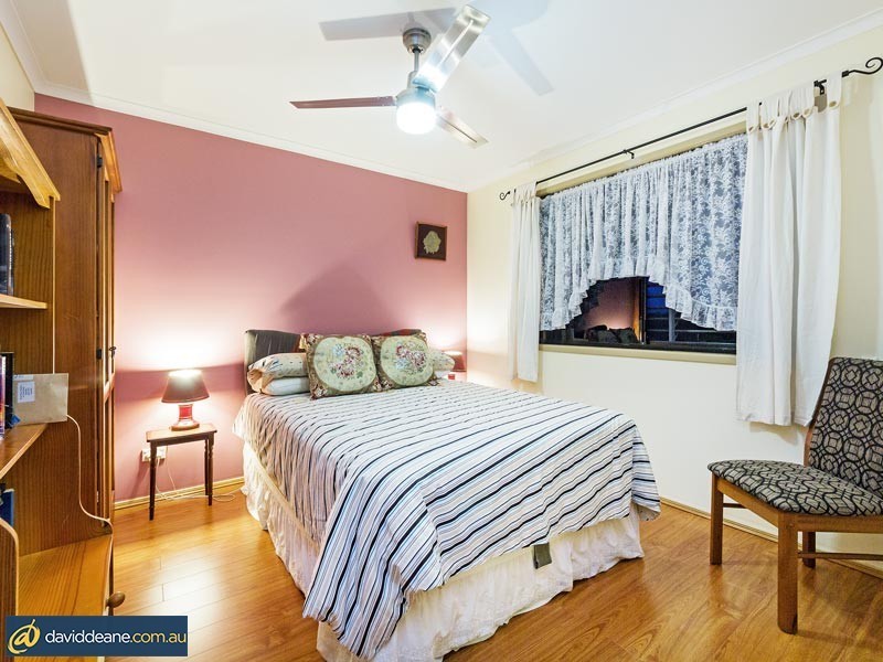 4 Ruby Crescent, Petrie QLD 4502