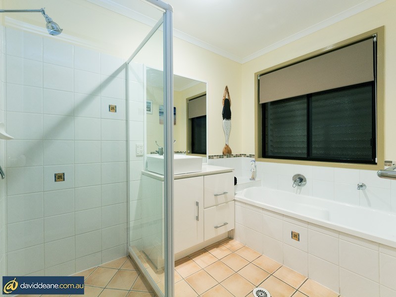 4 Ruby Crescent, Petrie QLD 4502