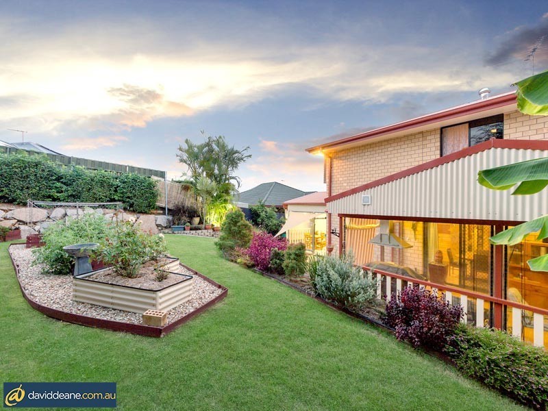 4 Ruby Crescent, Petrie QLD 4502