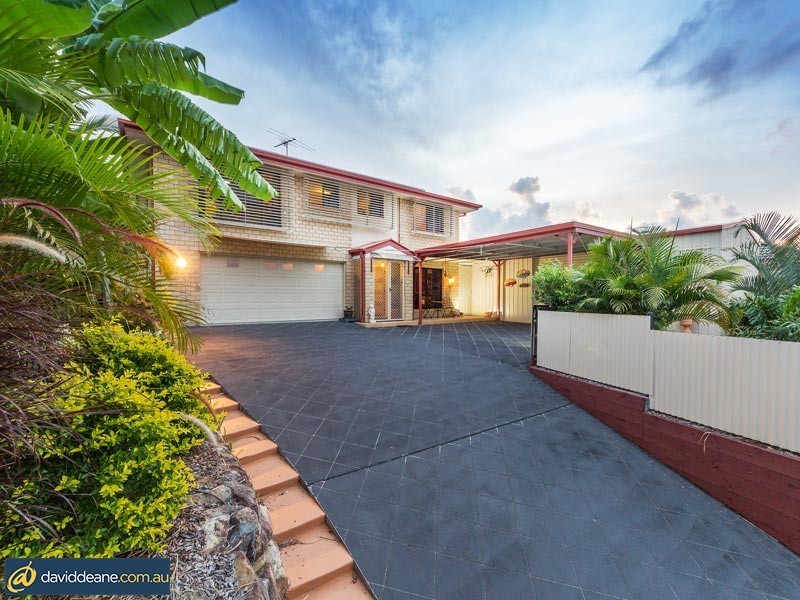 4 Ruby Crescent, Petrie QLD 4502