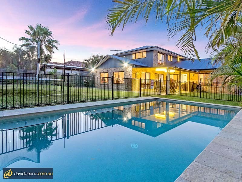 7 Lawson Close, Petrie QLD 4502