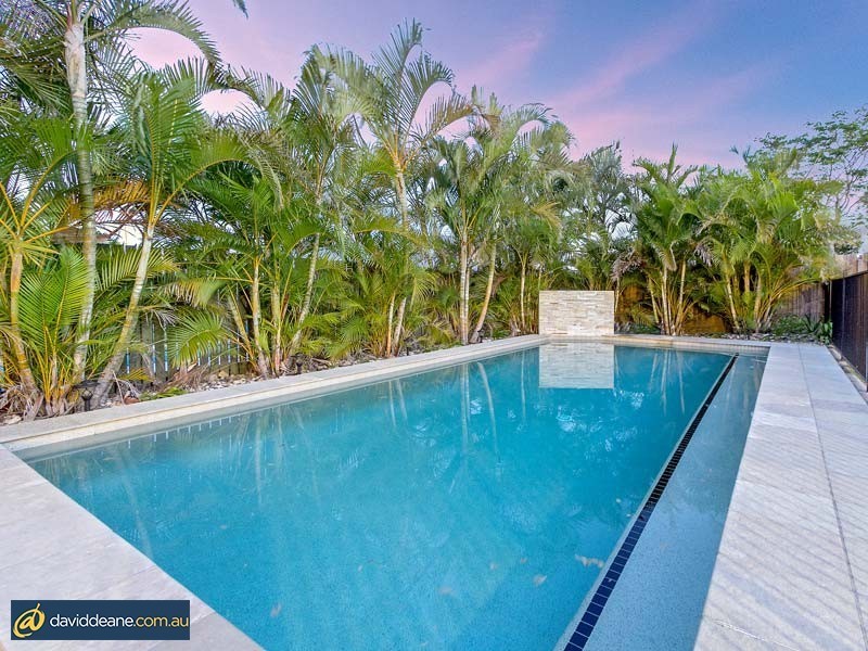 7 Lawson Close, Petrie QLD 4502