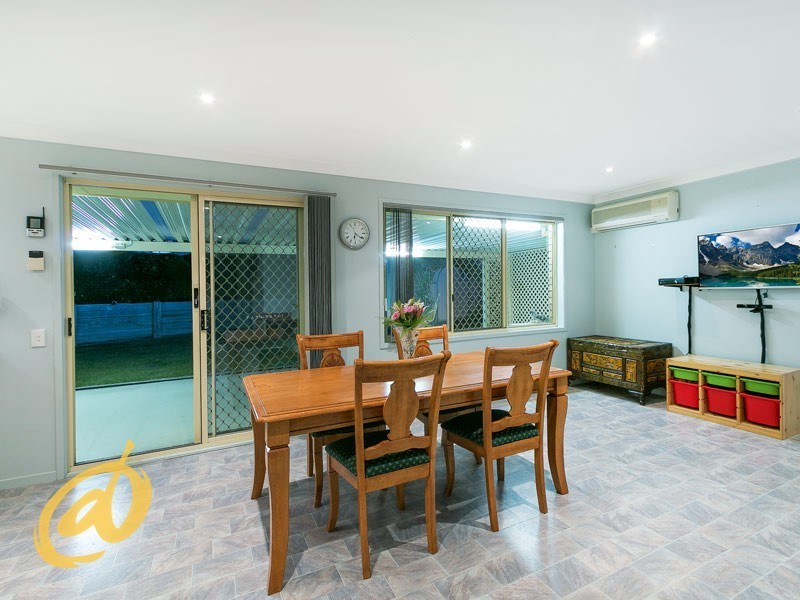 30 Washbrook Crescent, Petrie QLD 4502
