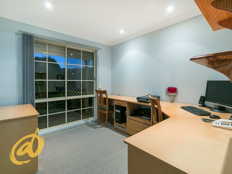 30 Washbrook Crescent, Petrie QLD 4502