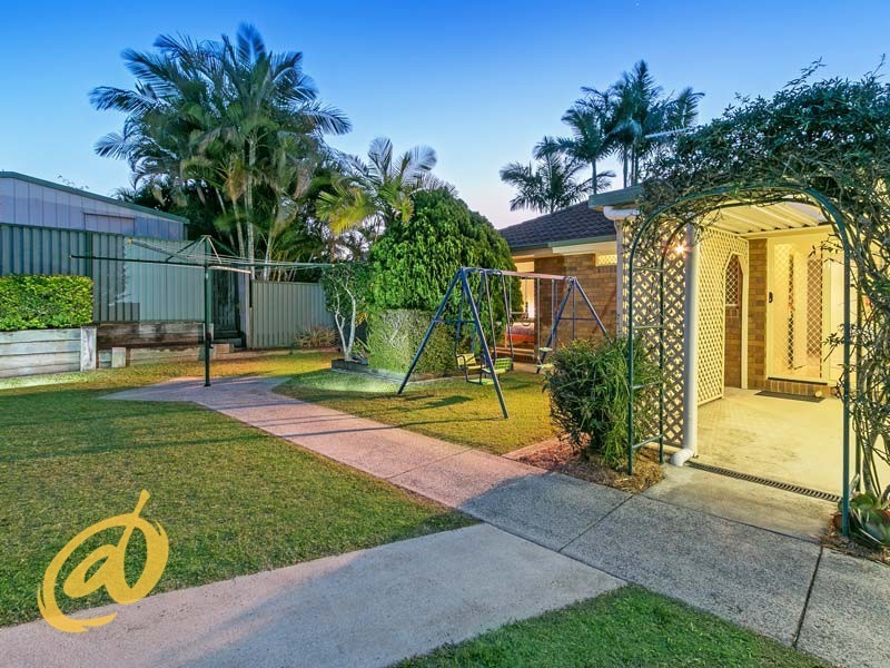 30 Washbrook Crescent, Petrie QLD 4502