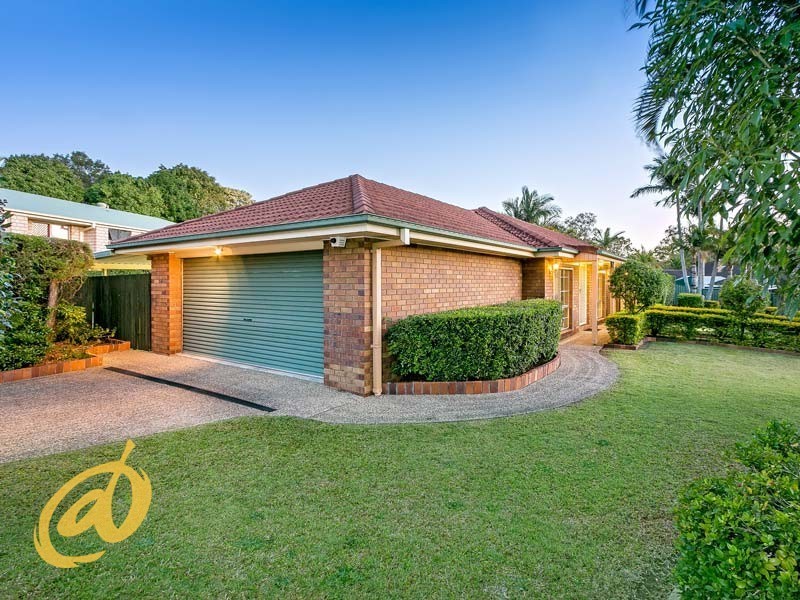 30 Washbrook Crescent, Petrie QLD 4502