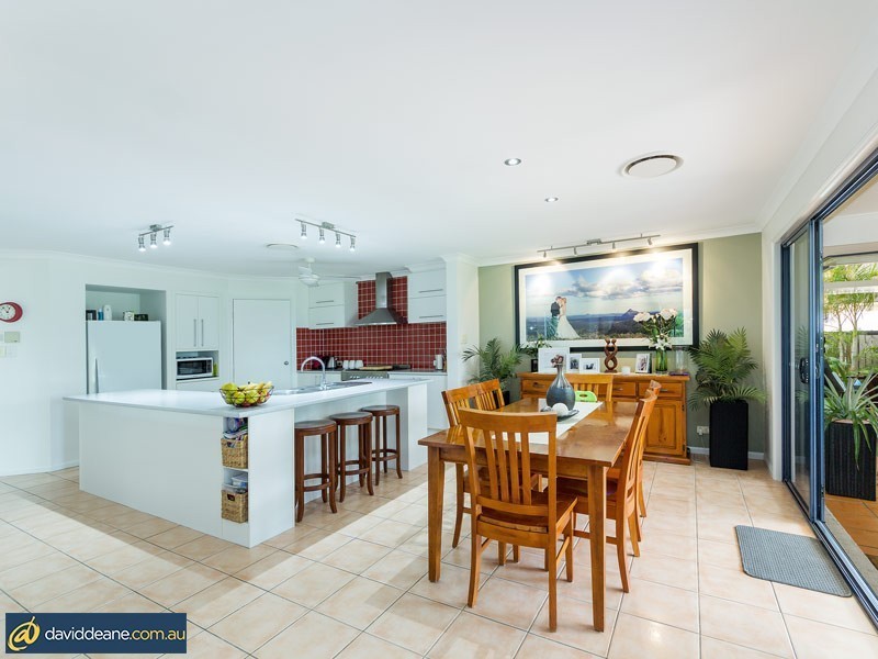 3 Lawson Close, Petrie QLD 4502