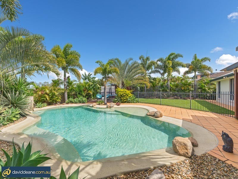3 Lawson Close, Petrie QLD 4502