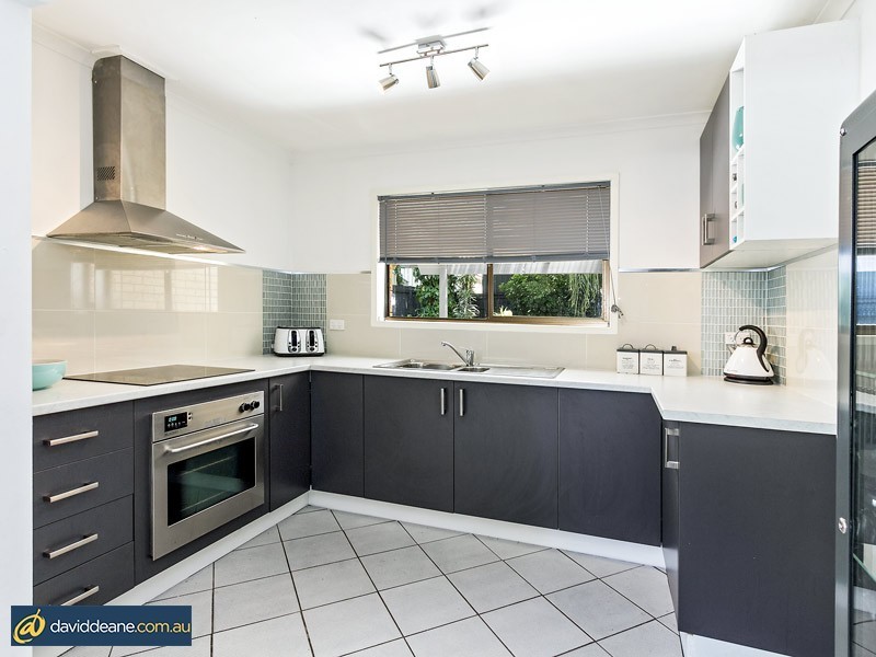 31 Carwell Ave, Petrie QLD 4502