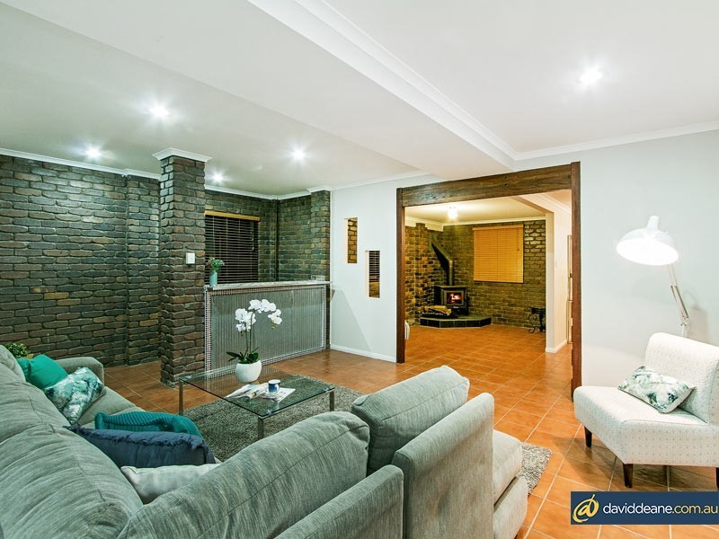 3 St Denis Court, Petrie QLD 4502