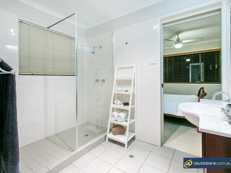 3 St Denis Court, Petrie QLD 4502