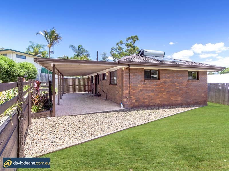 9 Woodlands Ave, Petrie QLD 4502