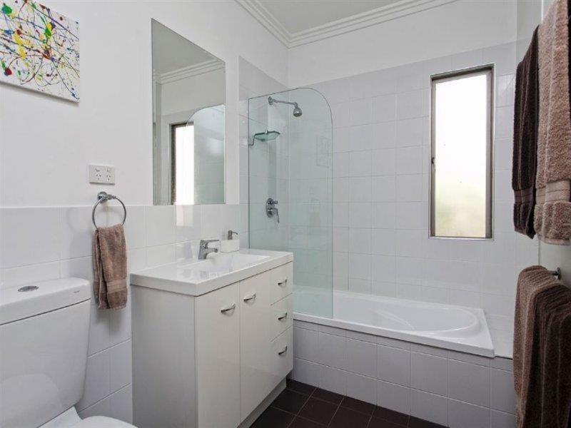 8 Frankit Street, Wavell Heights QLD 4012