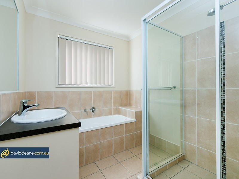 15 Adam Court, Kallangur QLD 4503