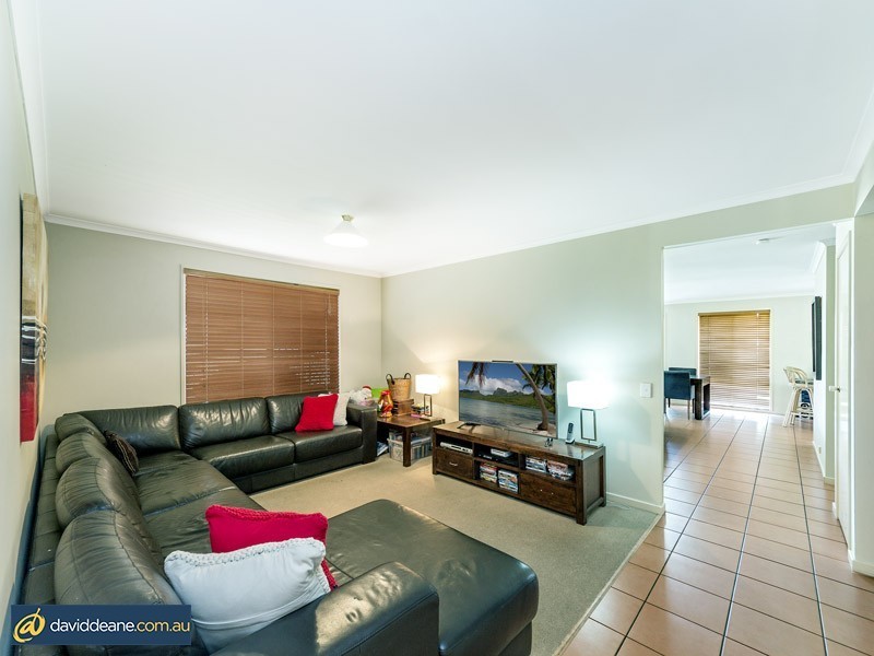 5 Mirrigan Ct, Petrie QLD 4502